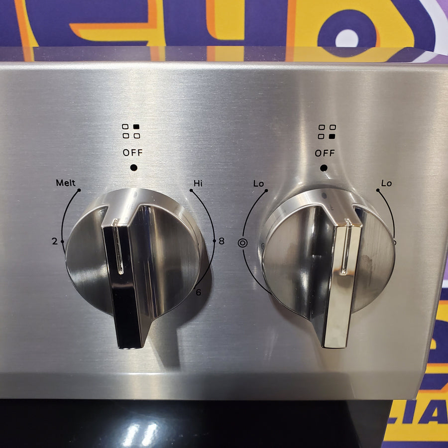 Whirlpool Energy Star Electric Range with Air Cooking Technology, No Preheat Air Fry, Air Baking and Self Clean WFES5030RZ - Scratch & Dent (Minor)