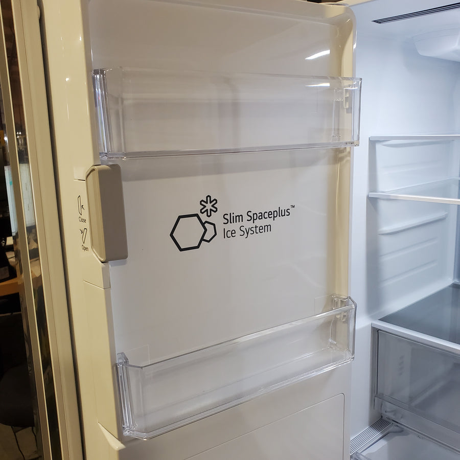 LG Counter-Depth MAX™ with Zero Clearance™ 3-Door French Door Refrigerator with Thin Door Design LF24Z6530S - Scratch & Dent (Moderate)