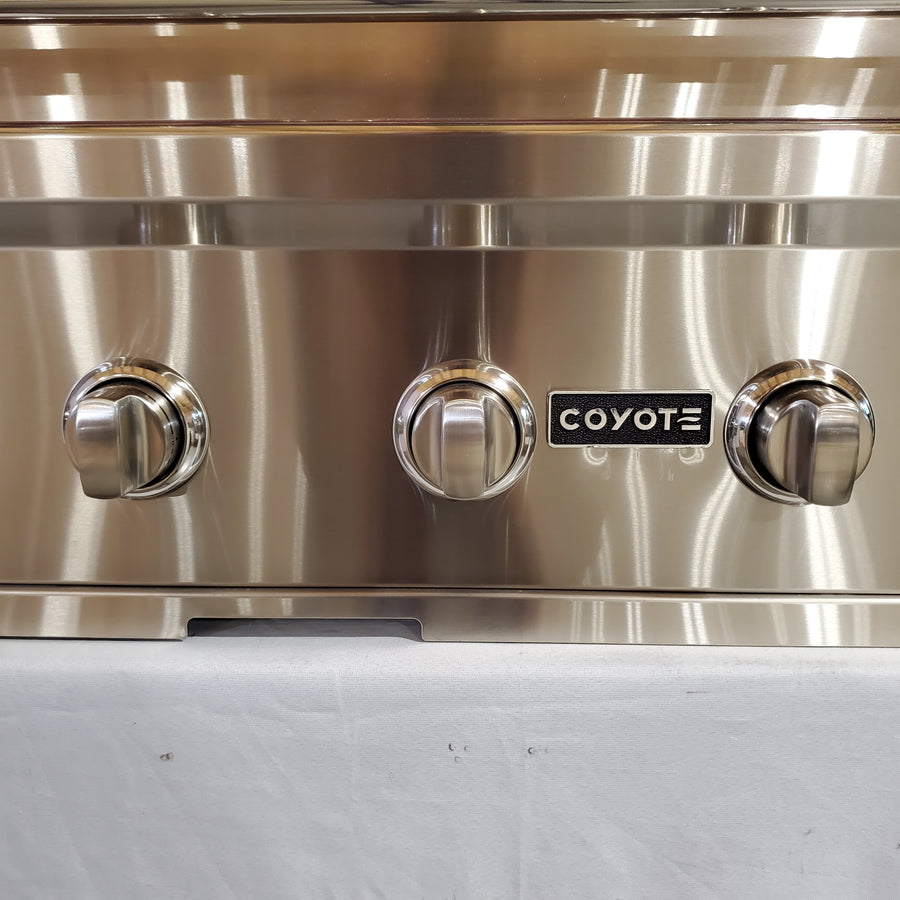 Coyote C-Series 35.5" Built-In Gas Grill in Stainless Steel 1118351 - C2C36LP - Scratch & Dent (Moderate)