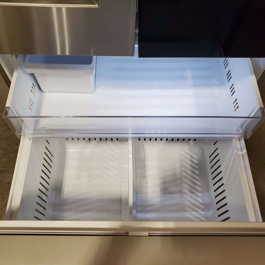 LG 31 cu. ft. Smart Standard-Depth MAX™ French Door Refrigerator with InstaView® Door-in-Door LF31S6360S - Scratch & Dent (Moderate)