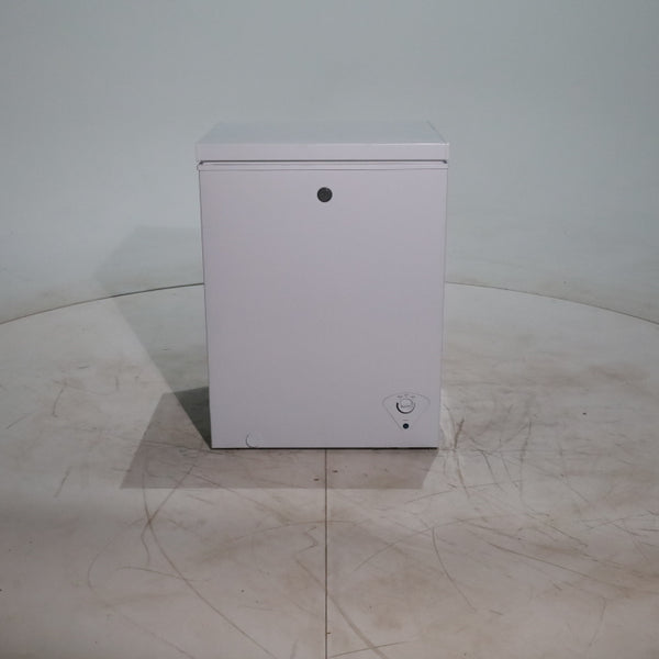 24.75 in. White GE 5.1 cu. ft. Chest Freezer with Storage Bins - Scratch & Dent - Moderate