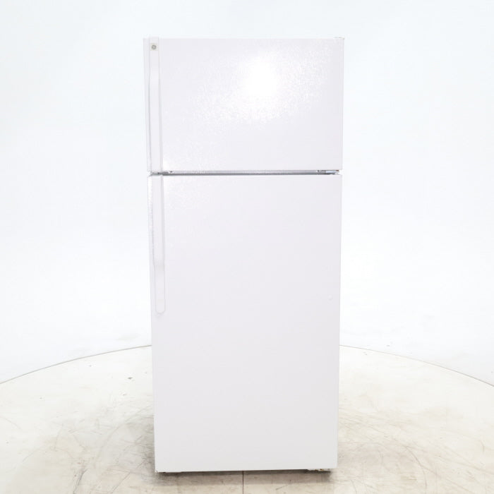 Ge 18.2 cu ft White Top Freezer Refrigerator with Adjustable Shelving - Certified Refurbished