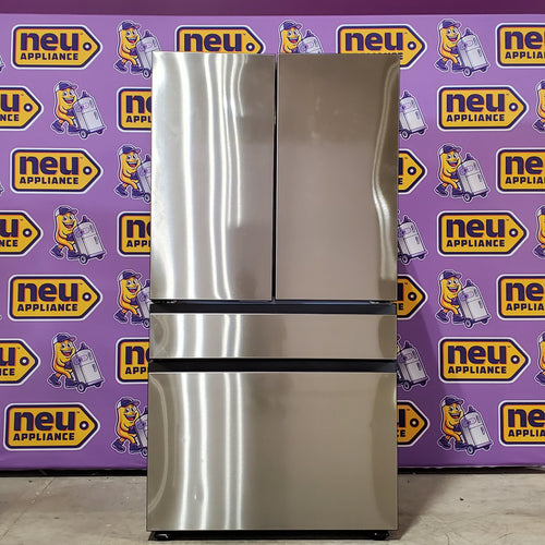 Samsung 29 cu. ft. Bespoke 4-Door French Door Refrigerator with Beverage Center™ in Stainless Steel 5SD198 - RF29BB8600QL - Scratch & Dent (Minor)