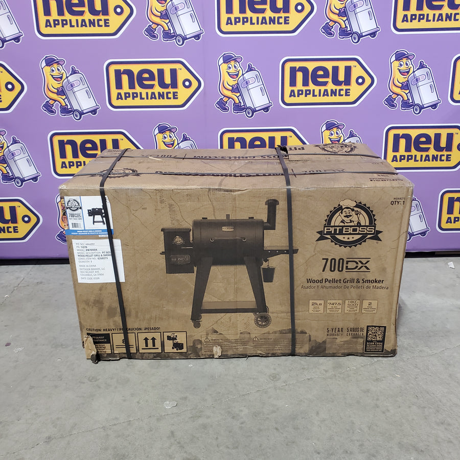 Pit Boss 700 DX Series 740-Sq. in Black Pellet Grill PB700DX - Open Box