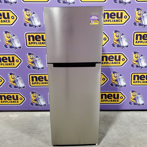 Vissani 10.1 cu. ft. Top Freezer Refrigerator in Stainless Steel 251312SD977 - MDTF10SS - Scratch & Dent (Minor)