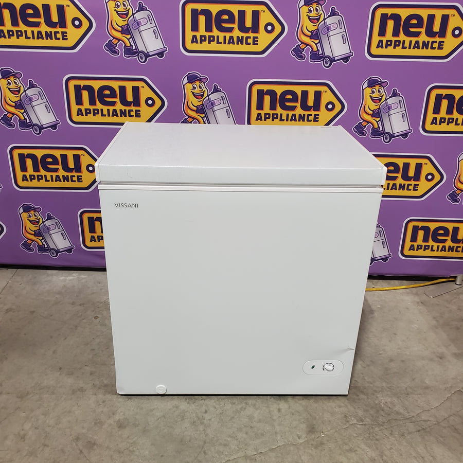 Vissani 7.0 cu. ft. Manual Defrost Chest Freezer with LED Light in White, Garage Ready 25CR6 - HMCF7W5 - Certified Refurbished