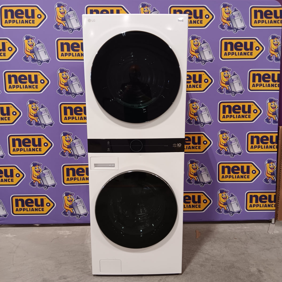 LG Single Unit LG WashTower™ with Center Control™ 5.0 cu. ft. Front Load Washer and 7.8 cu. ft. Electric Ventless Heat Pump Dryer 30133SD116 - WKHC252HWA - Scratch & Dent (Minor)