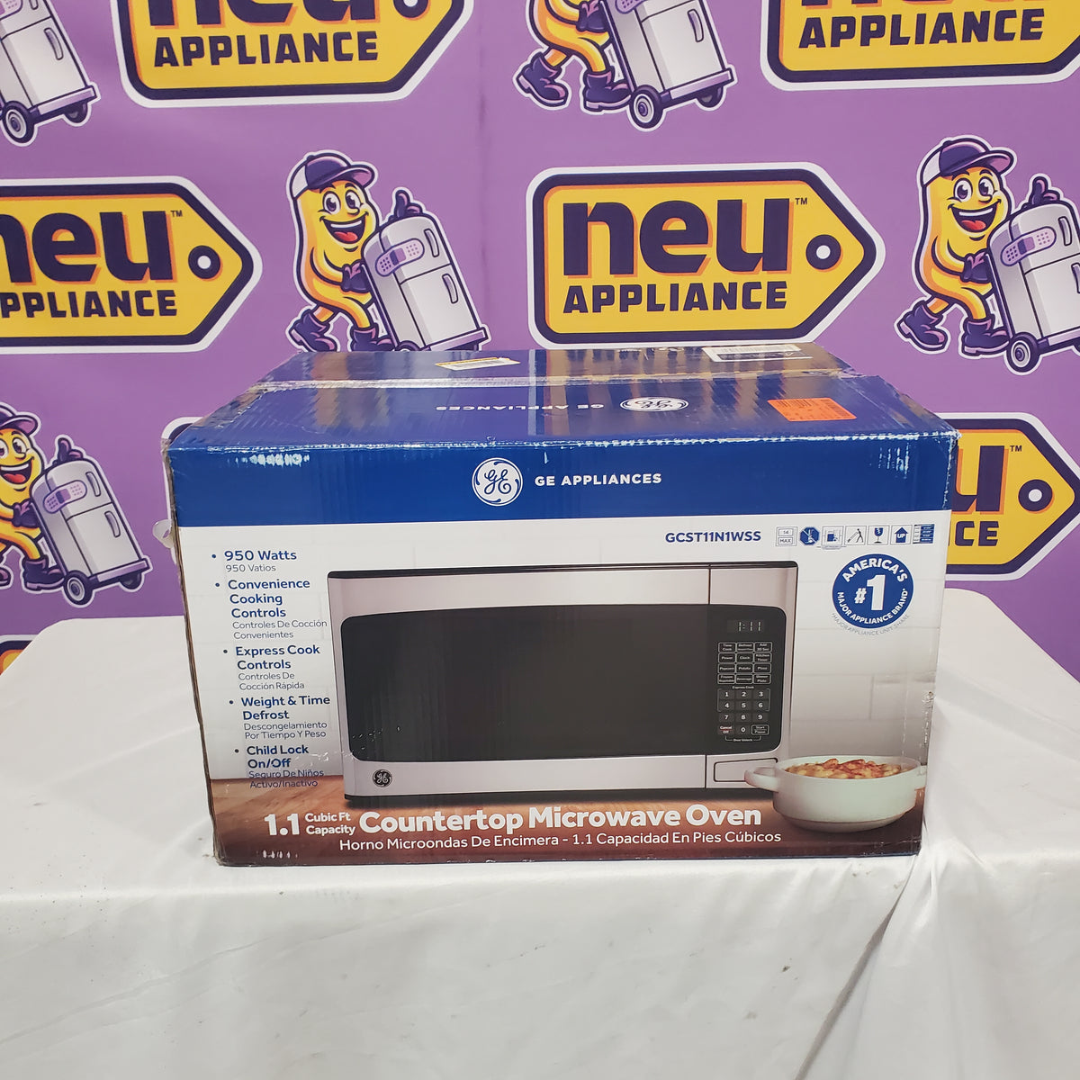 GE 1.1-cu ft 950-Watt Countertop Microwave in Stainless Steel GCST11N1WSS - Open Box