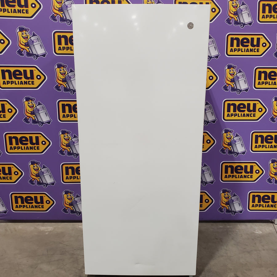 GE 21.3 Cu. Ft. Frost-Free Garage Ready Standup  Upright Freezer 25137SD693 - FUF21QRRWW - Scratch & Dent - Minor