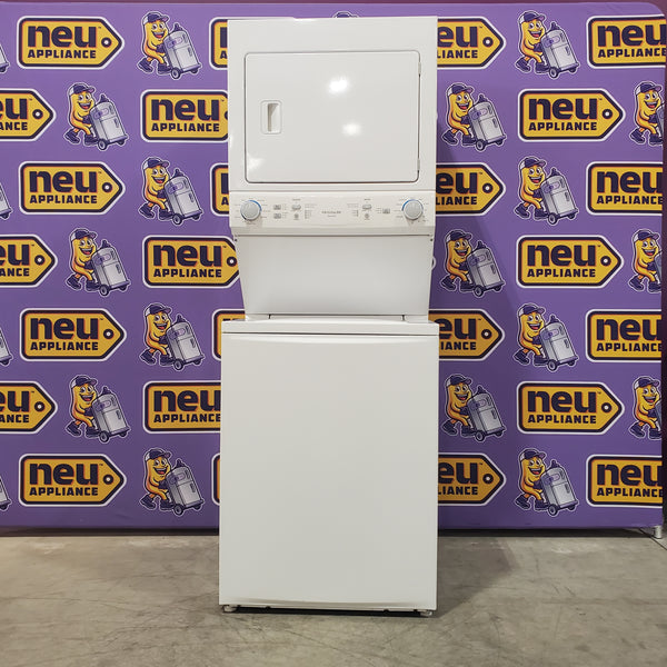 Frigidaire Electric Washer/Dryer Laundry Center - 3.9 Cu. Ft Washer and 5.5 Cu. Ft. Dryer 17SD064 - FLCE7522AW - Scratch & Dent (Minor)