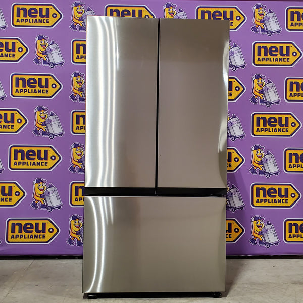 Samsung Bespoke 3-Door French Door Refrigerator (30 cu. ft.) with Beverage Center™ in Stainless Steel with Auto Fill Water Pitcher 3SD738 - RF30BB6600QL - Scratch & Dent (Minor)