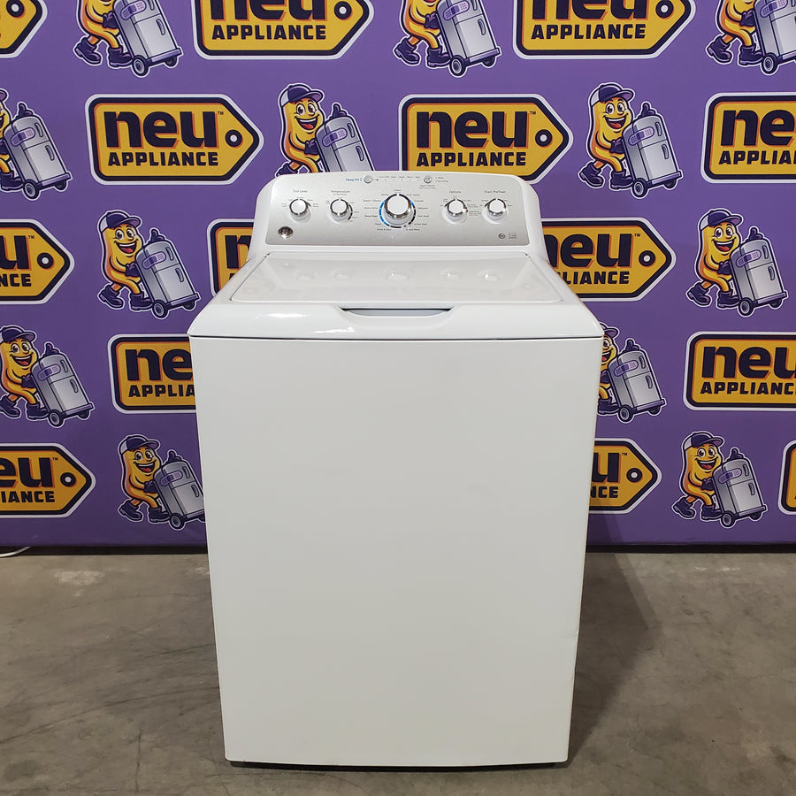 GE White Top Load 4.4 Cu. Ft. Washer with Stainless Steel Basket GTW490ACJWS - Scratch &Dent (Major) and GE White Electric 7.2 Cu. Ft. Dryer with Aluminized Alloy Drum 16253 - GTD45EASJWS - Scratch & Dent (Moderate)