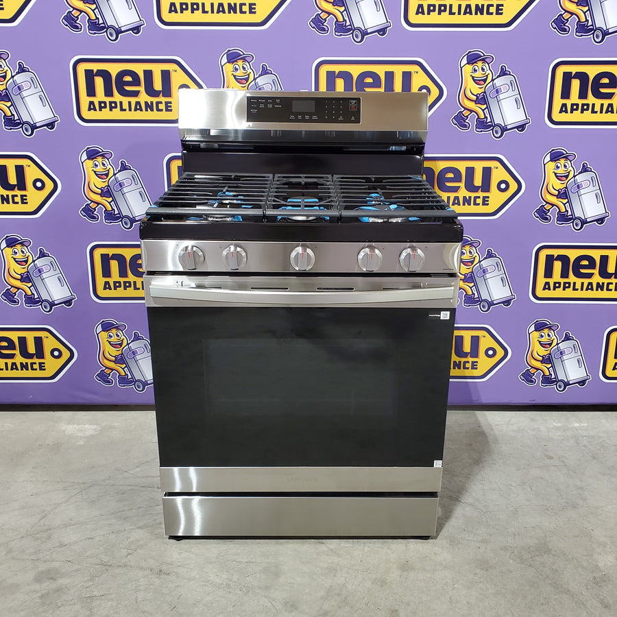 Samsung Smart Freestanding Gas 6.0 Cu. Ft. Range with No Preheat Air Fry and Convection in Stainless Steel 22131SD83 - NX60A6511SS - Open Box