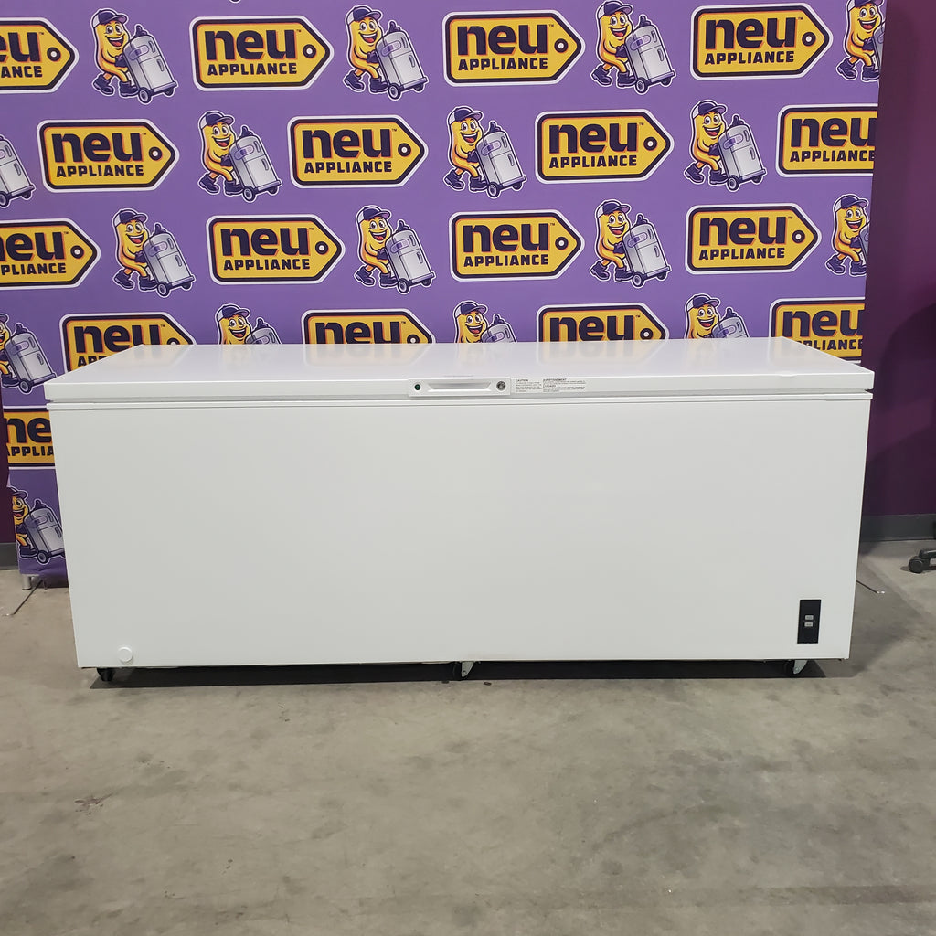 Pictures of Frigidaire 25 Cu. Ft. Garage Ready Chest Freezer with LED Light and Adjustable Temperature Control 20SD146 - FFCL2542AW - Scratch & Dent (Moderate) - Neu Appliance Outlet - Discount Appliance Outlet in Austin, Tx