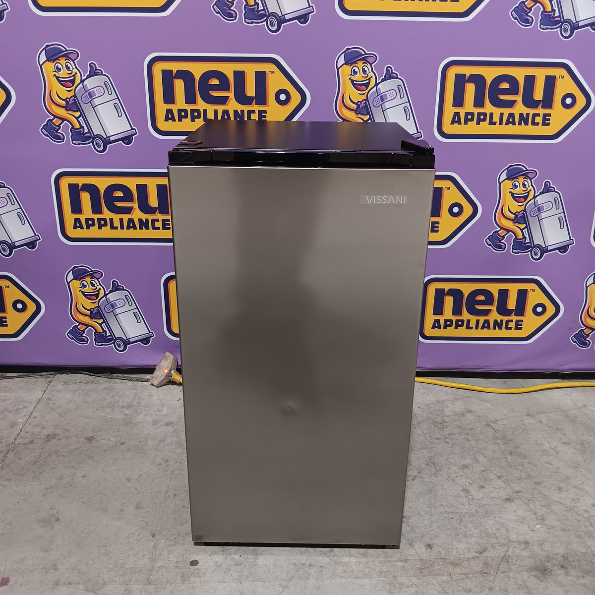 Vissani 3.2 cu. ft. Mini Refrigerator in Stainless Steel, ENERGY STAR SA618 - HVAR32SE - Scratch & Dent (Minor)
