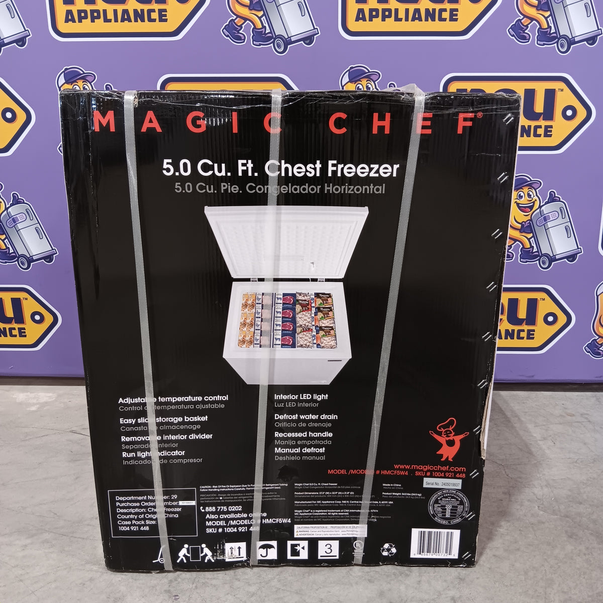 Magic Chef 5.0. cu. ft. Chest Freezer with Interior LED Light and Defrost Water Drain 25137SD725 - HMCF5W4 - Open Box