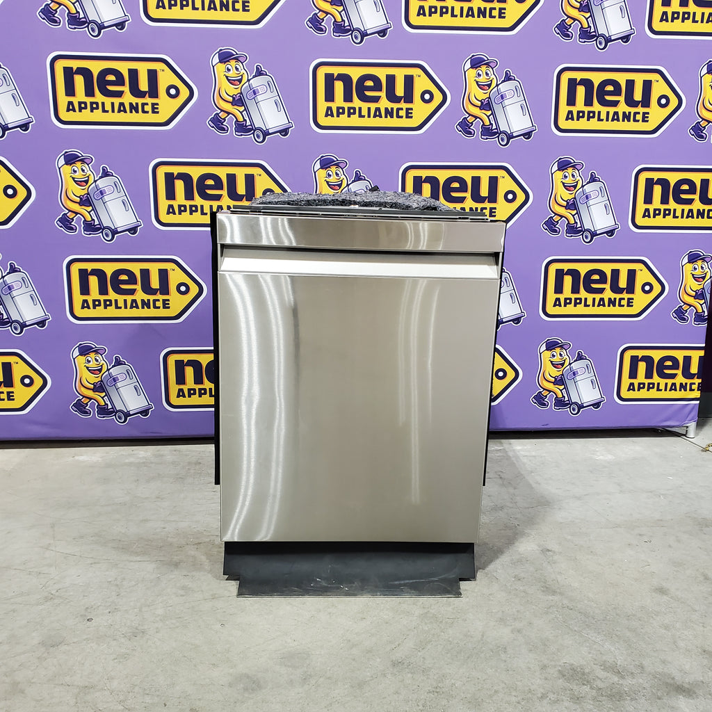 Samsung Fingerprint Resistant Stainless Steel AutoRelease Smart 39dBA Dishwasher with Linear Wash 6SD148 - DW80R9950US - Scratch & Dent (Minor)