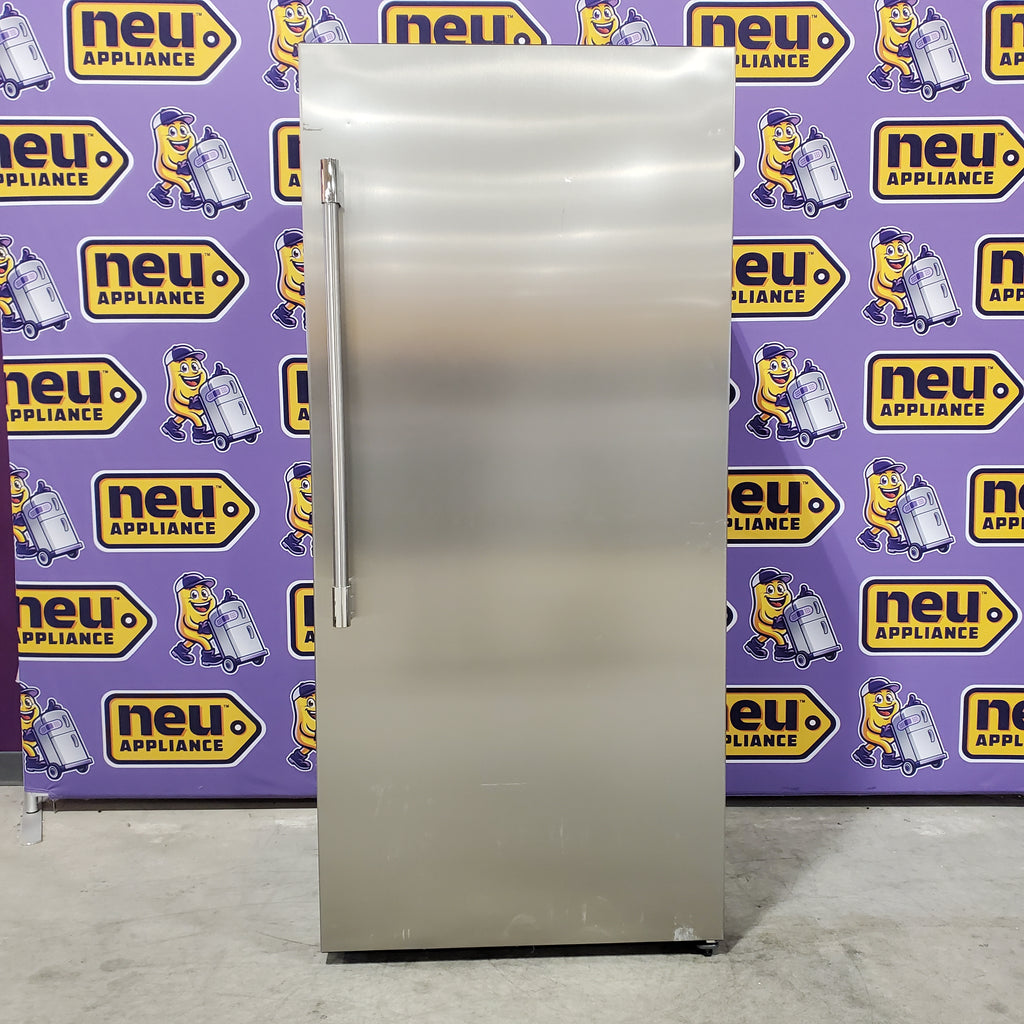 Pictures of Frigidaire Professional 19 Cu. Ft. Single-Door Refrigerator in Stainless Steel 3SD989 - FPRU19F8WF - Scratch & Dent (Moderate) - Neu Appliance Outlet - Discount Appliance Outlet in Austin, Tx