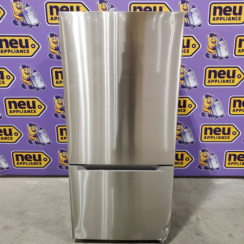 Vissani 18.7 cu. ft. Bottom Freezer Refrigerator in Stainless Steel 25138SD751 - MDBF18SS - Scratch & Dent (Major)