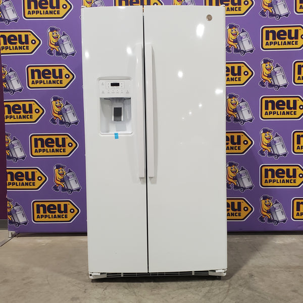 GE® White 25.3 Cu. Ft. Side-By-Side Refrigerator with Ice And Water Dispenser - GSS25GGPWW - Scratch & Dent - Minor