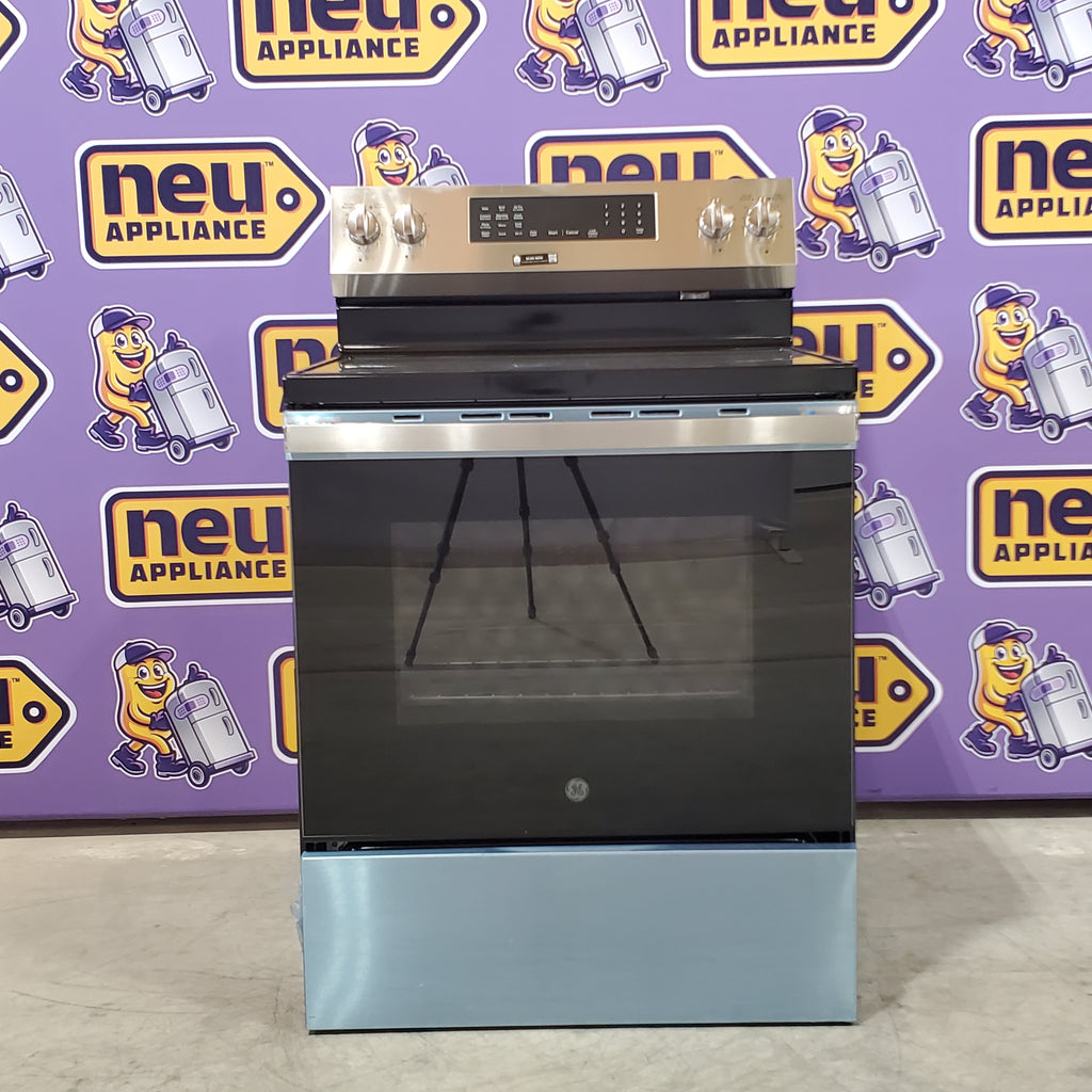 Pictures of GE ENERGY STAR® 30" Free-Standing Electric Convection Range with No Preheat Air Fry and EasyWash™ Oven Tray GRF600AVSS - New in Box - Neu Appliance Outlet - Discount Appliance Outlet in Austin, Tx