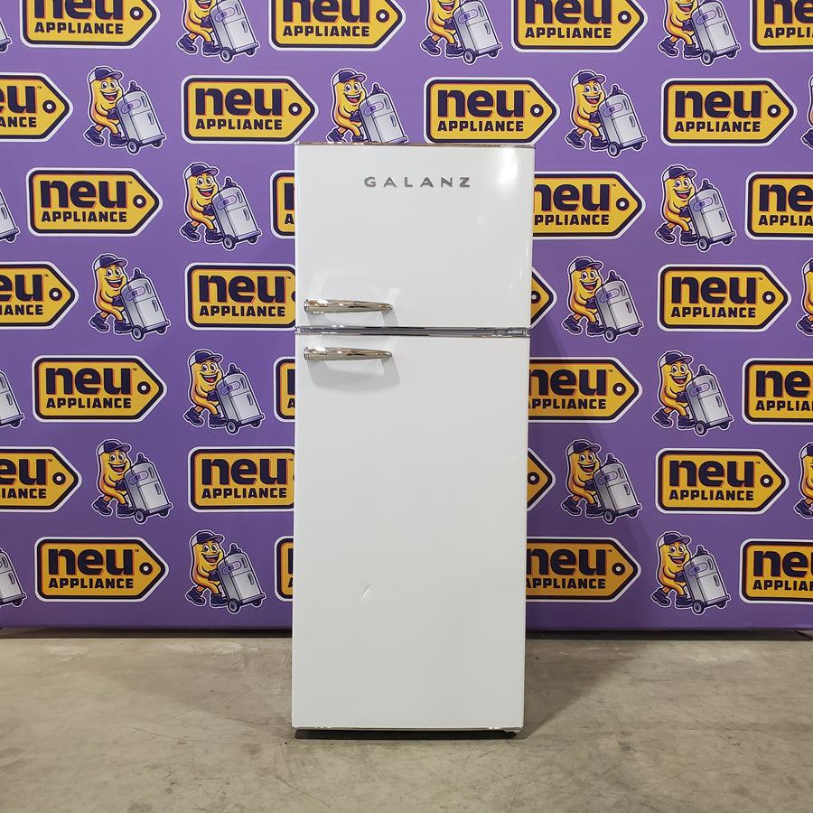 Galanz 24 in. 10 cu. ft. Retro Top Freezer Refrigerator, Energy Star and Frost Free in Milkshake White GLR10TWEEFR - Scratch & Dent (Moderate)