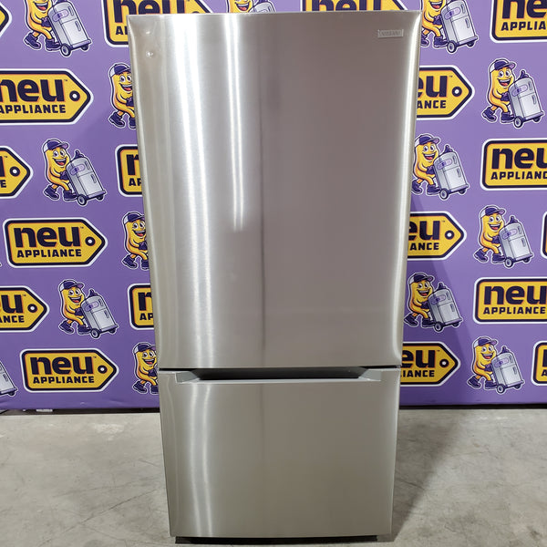 Vissani 18.7 cu. ft. Bottom Freezer Refrigerator in Stainless Steel 251311SD1001 - MDBF18SS - Scratch & Dent (Minor)