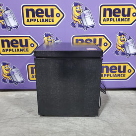 Pictures of Electactic 1.8 Cubic Feet Chest Freezer with 2 Removable Baskets 251312SD1034 - BD-50 - Scratch & Dent (Minor) - Neu Appliance Outlet - Discount Appliance Outlet in Austin, Tx