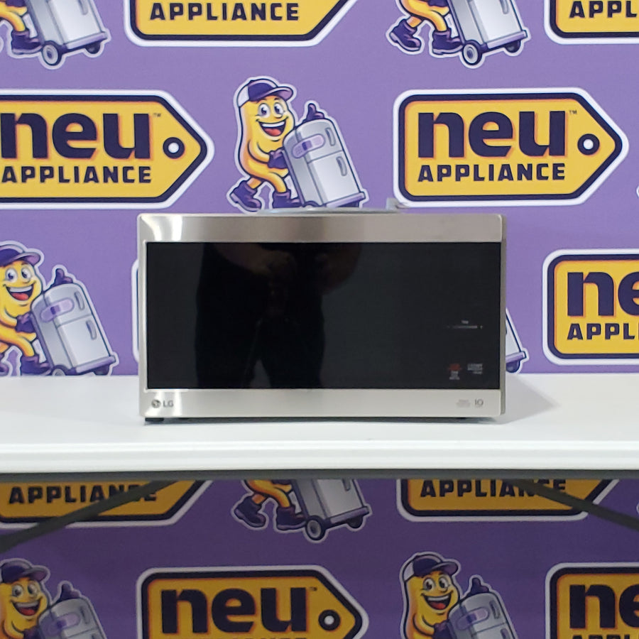 LG 1.5 cu. ft. NeoChef™ Countertop Microwave with Smart Inverter and EasyClean® LMC1575ST - Open Box