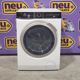 Electrolux 24" Wide Compact Front Load 2.4 cu ft Washer with LuxCare Wash System and Steam Refresh Cycle 3SD538 - ELFW4222AW - Scratch & Dent (Minor)