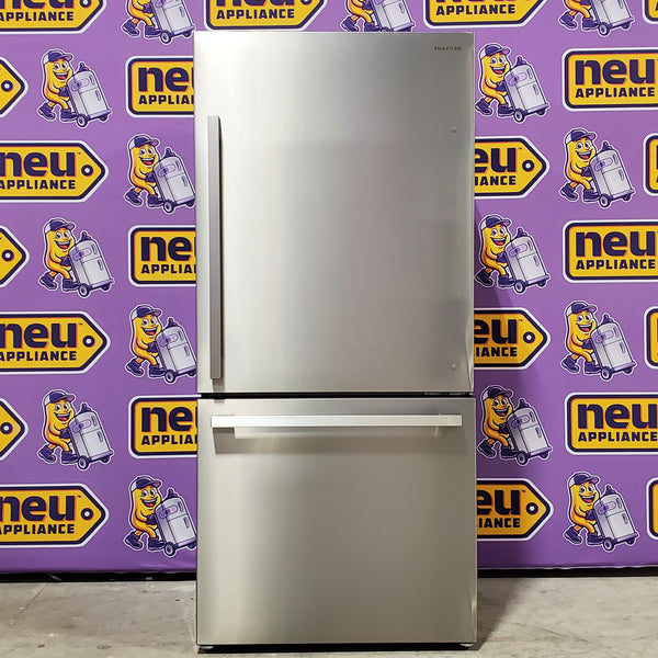 Hisense Counter Depth Bottom Freezer 17.2 Cu. Ft. Refrigerator with LED Lighting and Super Cool and Super Freeze in Fingerprint Stainless Steel HRB171N6ASE - 3SD665 - Scratch and Dent (Minor)