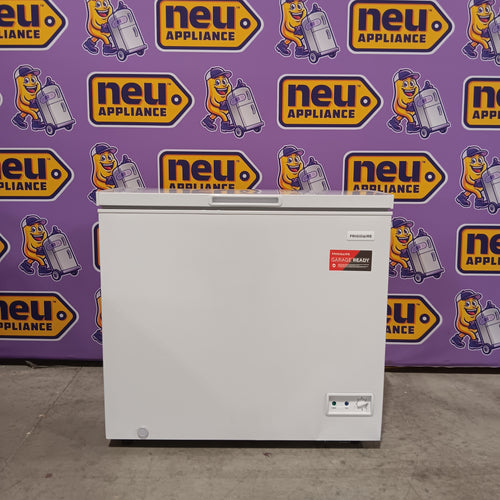 Frigidaire 7.0 cu ft Chest Freezer Deep Freezer for Garage, Kitchen, Basement, Large Capacity for Bulk Storage SA619 - EFRF7003 - Scratch & Dent (Minor)