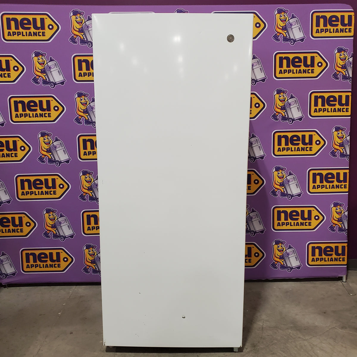 GE® 14.2 Cu. Ft. Frost-Free Garage Ready Upright Freezer in White 251311SD932 - FUF21QRRWW - Scratch & Dent (Moderate)