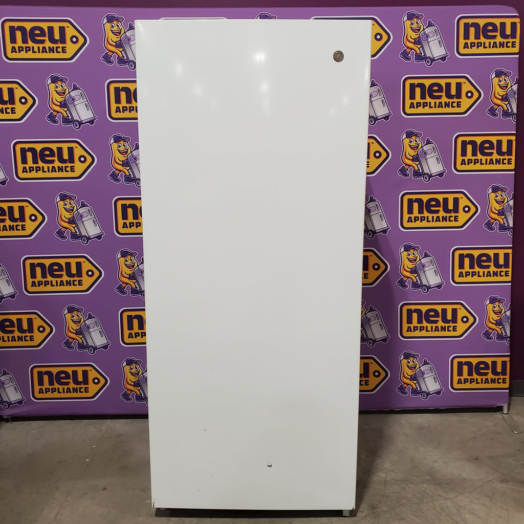 Pictures of GE® 14.2 Cu. Ft. Frost-Free Garage Ready Upright Freezer in White 251311SD932 - FUF21QRRWW - Scratch & Dent (Moderate) - Neu Appliance Outlet - Discount Appliance Outlet in Austin, Tx