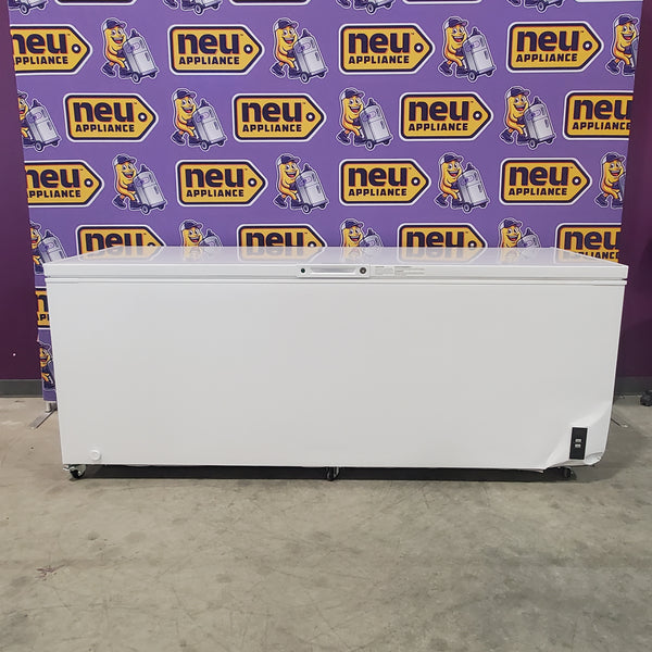 Frigidaire 25 Cu. Ft. Garage Ready Chest Freezer with LED Light and Adjustable Temperature Control FFCL2542AW - Scratch & Dent (Minor)