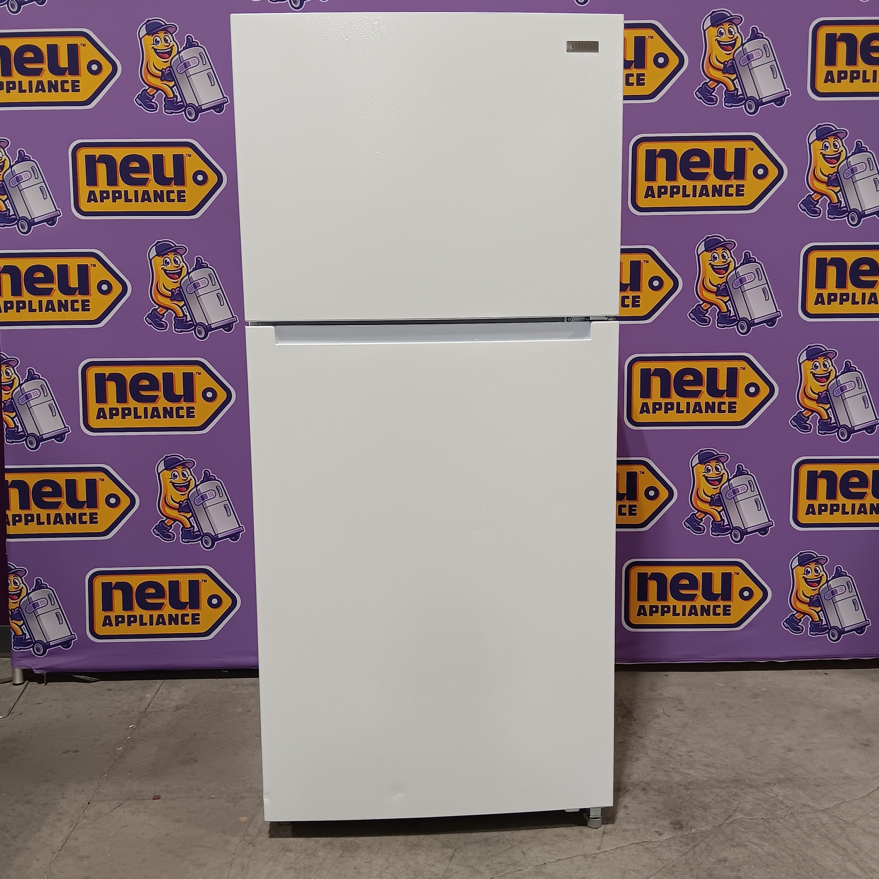 Vissani 18.1 cu. ft. Top Freezer Refrigerator with Adjustable Glass Sh