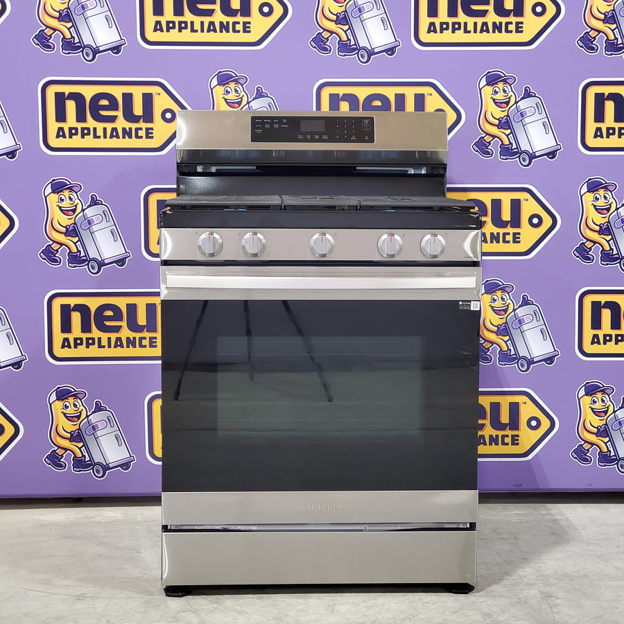 Samsung Smart Freestanding Gas 6.0 Cu. Ft. Range with No Preheat Are Fry and Convection in Stainless Steel NX60A6511SS - Open Box