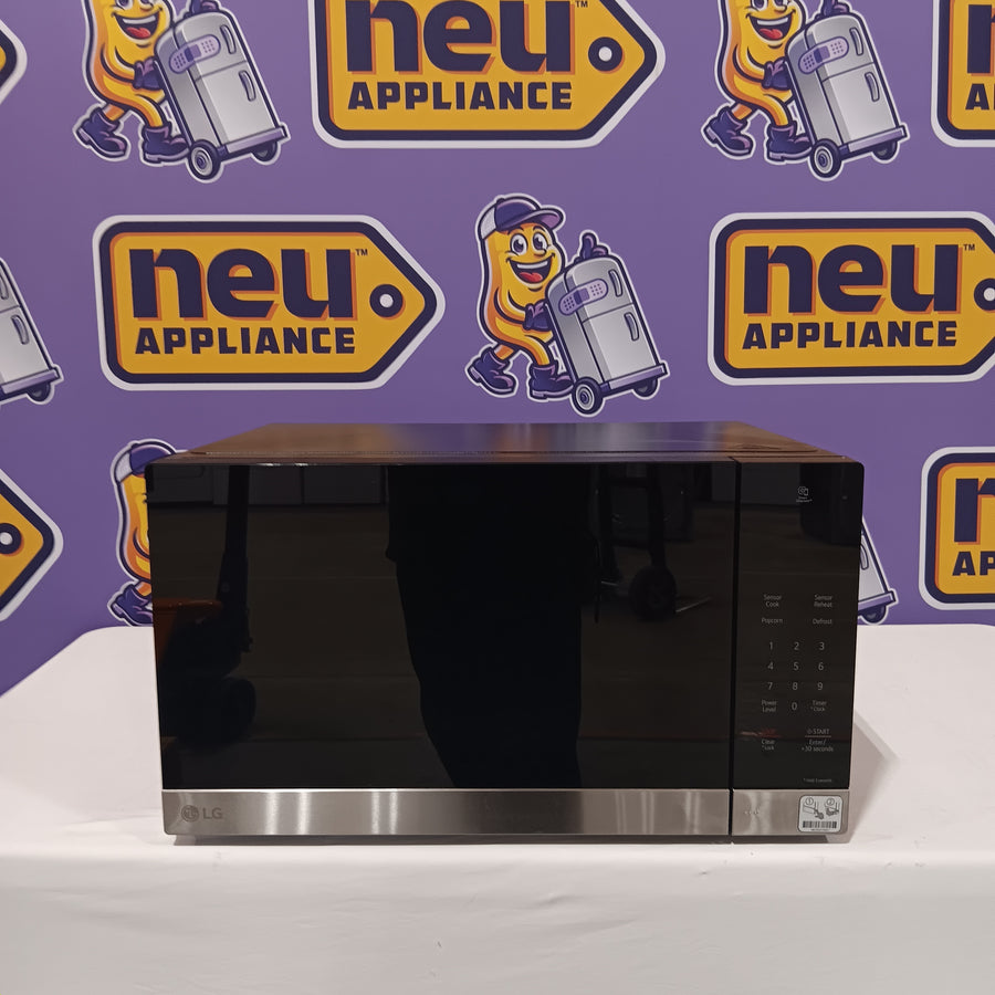 LG 1.5 cu. ft. NeoChef™ Countertop Microwave with Smart Inverter and Sensor Cooking MSER1590S - Open Box