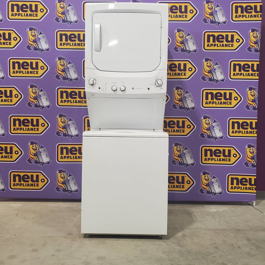 GE Unitized Spacemaker® 3.8 cu. ft. Capacity Washer with Stainless Steel Basket and 5.9 cu. ft. Capacity Gas Dryer GUD27GSSMWW - Scratch & Dent - (Minor)