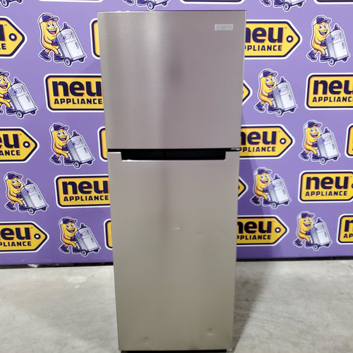 Vissani 10.1 cu. ft. Top Freezer Refrigerator in Stainless Steel 251315SD1086 - MDTF10SS - Scratch & Dent (Moderate)