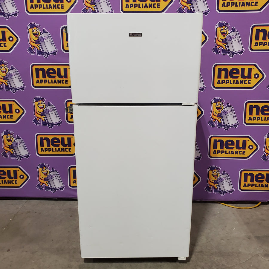 Hotpoint 15.6-cu ft Standard-Depth 28-in Wide Top-Freezer Refrigerator in White 251311SD998 - HPS16BTNRWW - Certified Refurbished