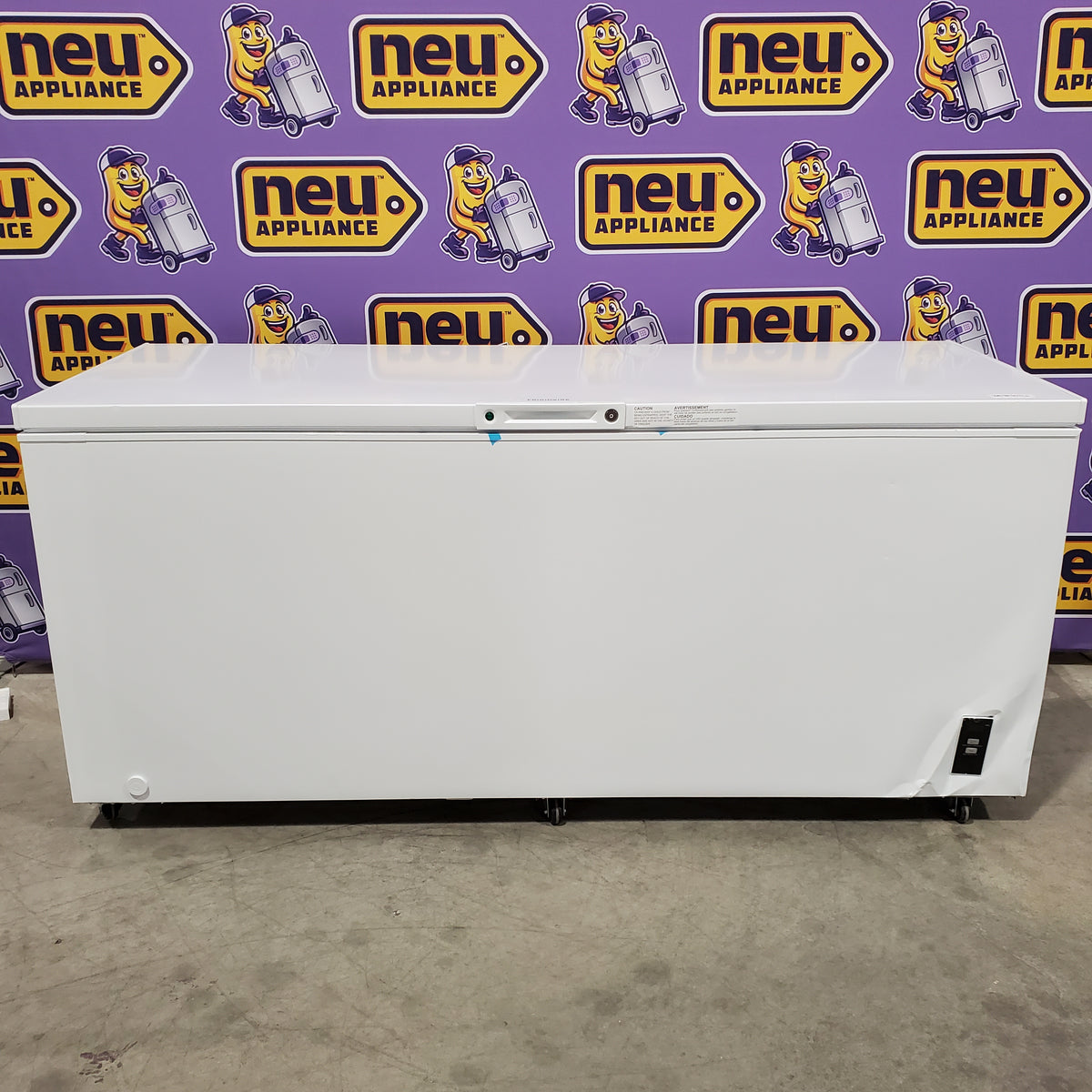 Frigidaire 20 Cu. Ft. Garage Ready Chest Freezer in White 20132SD316 - FFCL2042AW - Scratch & Dent (Major)