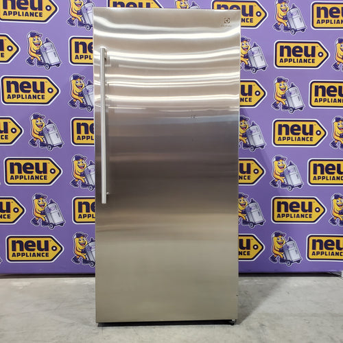 Electrolux 19 Cu. Ft. Single-Door Refrigerator 3SD620 - EI33AR80WS - Scratch & Dent (Moderate)