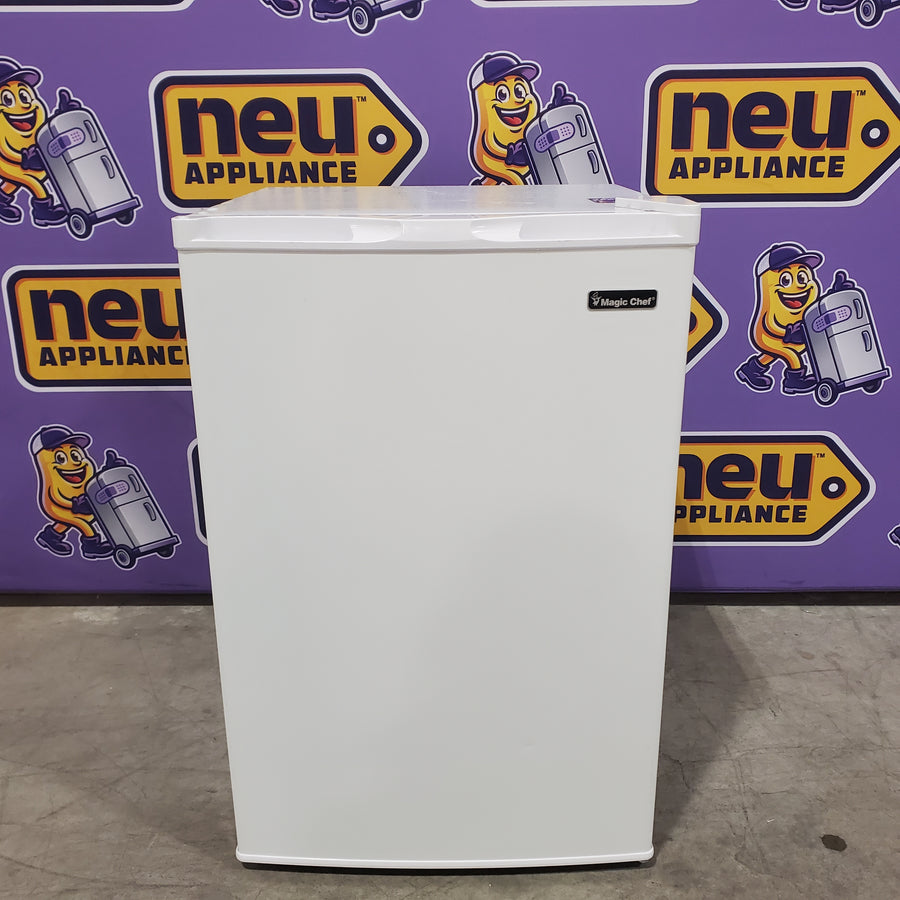 Magic Chef 3.0 cu. ft. Manual Defrost Upright Freezer in White tstSA53 - MCUF3WE - Open Box