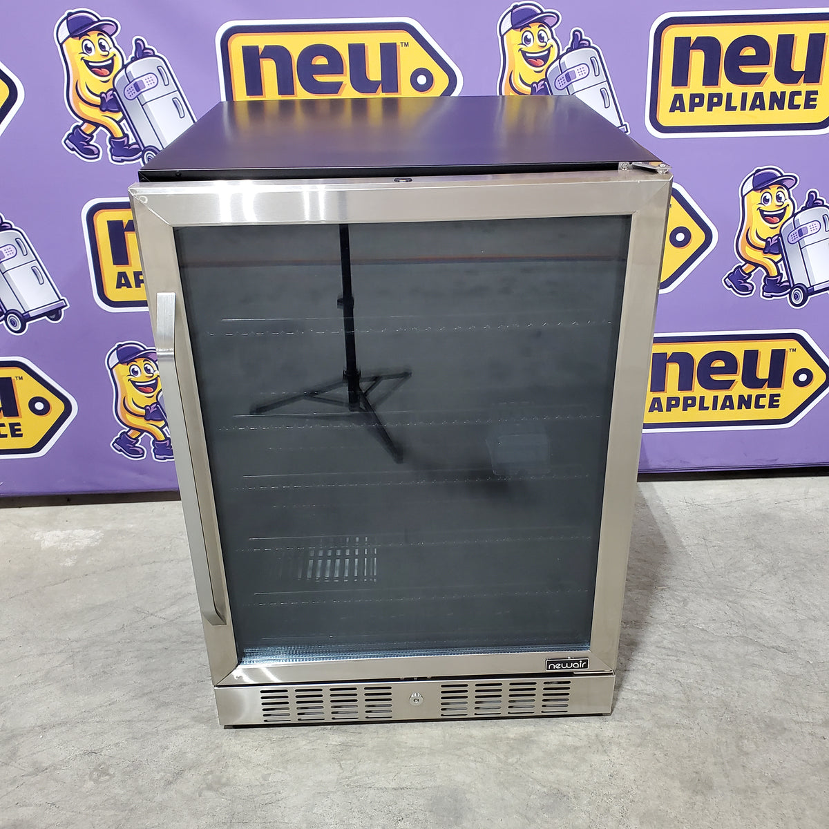 NewAir 23.5-in W 177 -Can Capacity Stainless Steel Built-in/Freestanding Indoor Beverage Refrigerator with Glass Door 251318SD1368 - ABR-1770 - Scratch & Dent (Minor)