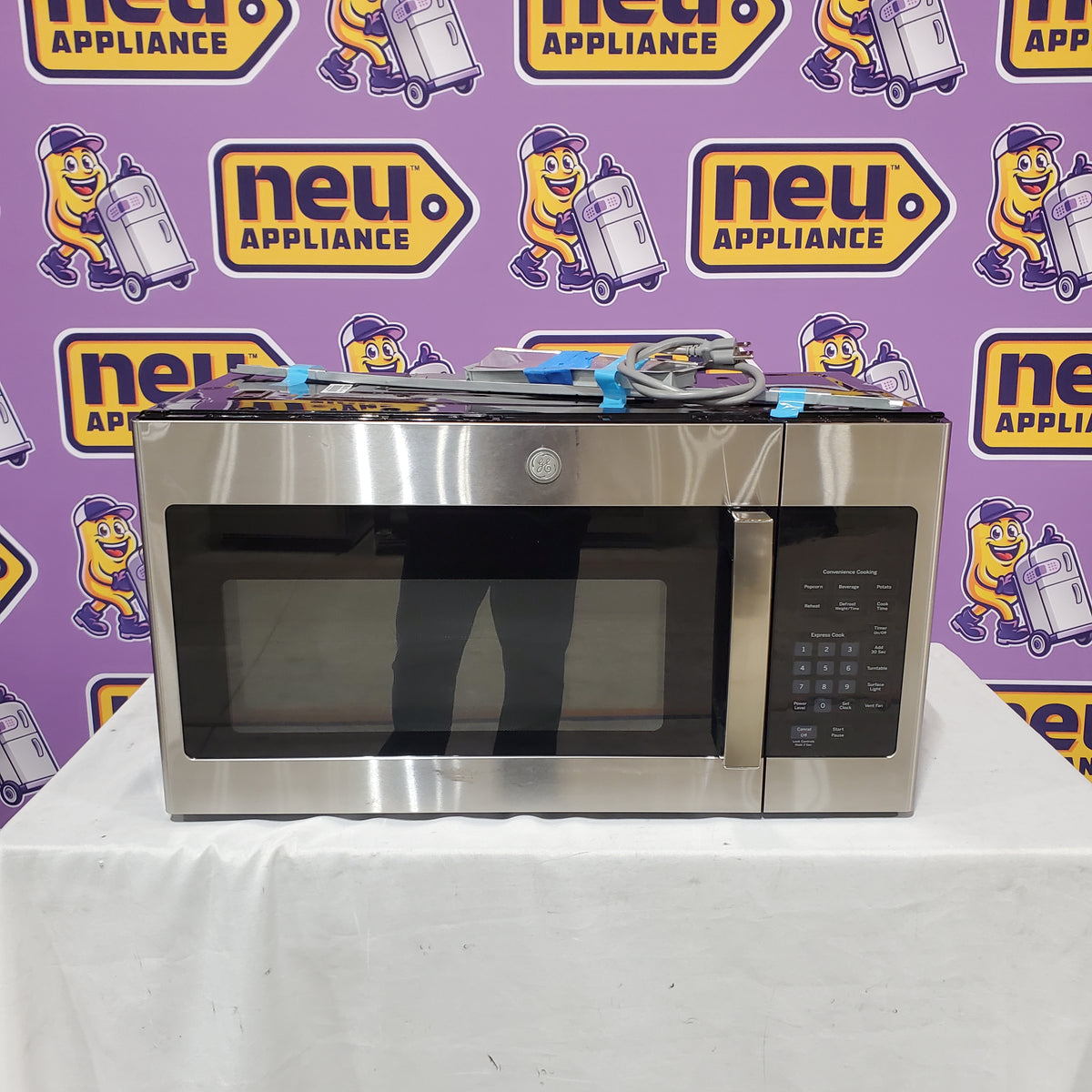 GE® 1.6 Cu. Ft. Over-the-Range Microwave Oven in Stainless Steel SA673 - JVM3160RFSS - Scratch & Dent (Moderate)