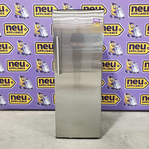 Vissani 24 in. 11 cu. ft. Convertible Auto Defrost Garage Ready Upright Freezer/Refrigerator in Stainless Steel, Energy Star 25133SD490 - VSF11US2A16 - Scratch & Dent (Moderate)