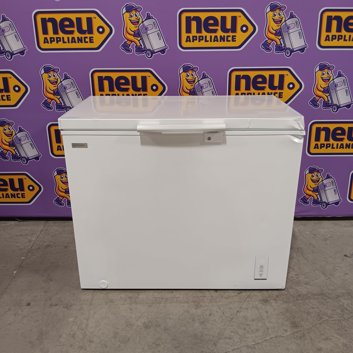 Vissani 8.8 cu. ft. Manual Defrost Convertible Garage Ready Chest Freezer in White, Powered by Hubspace 25139SD805 - MDCF9WH - Scratch & Dent (Major)