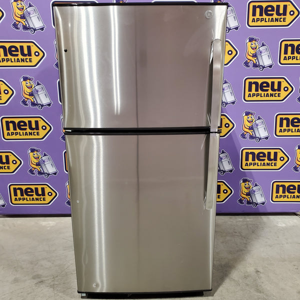 GE® ENERGY STAR® 21.1 Cu. Ft. Top-Freezer Refrigerator 31133SD127 - GTE21GSHSS - Scratch & Dent (Major)