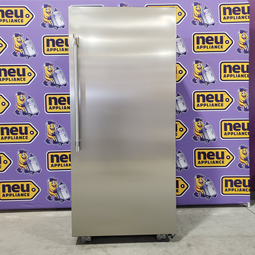 Pictures of Electrolux 19 Cu. Ft. Single-Door Refrigerator EI33AR80WS - Open Box and Electrolux 19 Cu. Ft. Single-Door Freezer EI33AF80WS - Open Box - Neu Appliance Outlet - Discount Appliance Outlet in Austin, Tx
